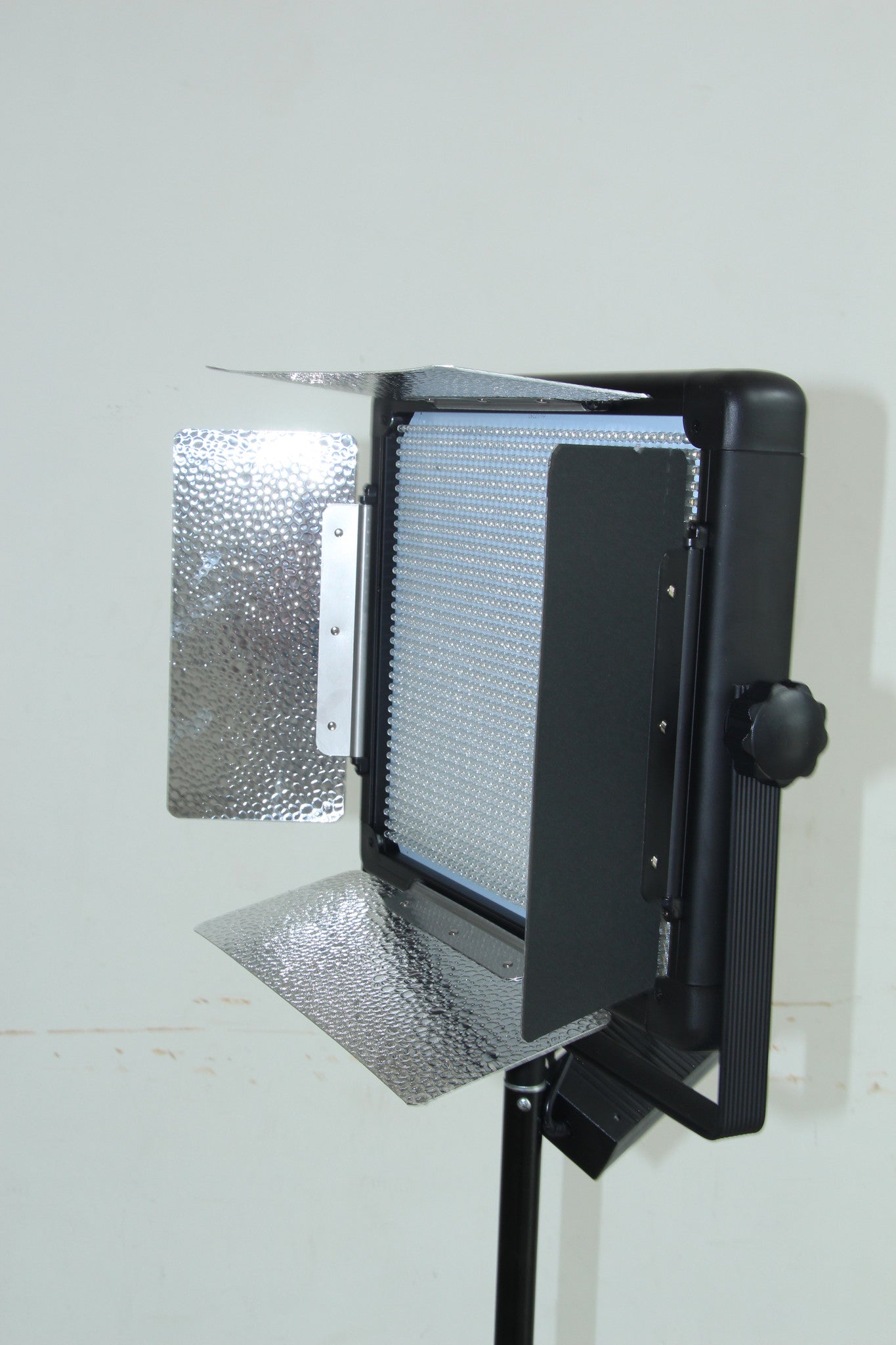 2 Head 2000W Bicolour LED Video Lighting Equipment Kit with Chromakey Backdrop & Support System